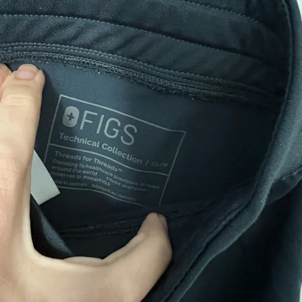FIGS Black Technical Collection Jogger Pants - Picture 4 of 5